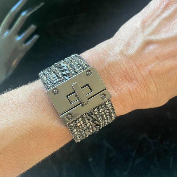 Bundle of fun bracelets, gunmetal, black and silver - Picture 4 of 14